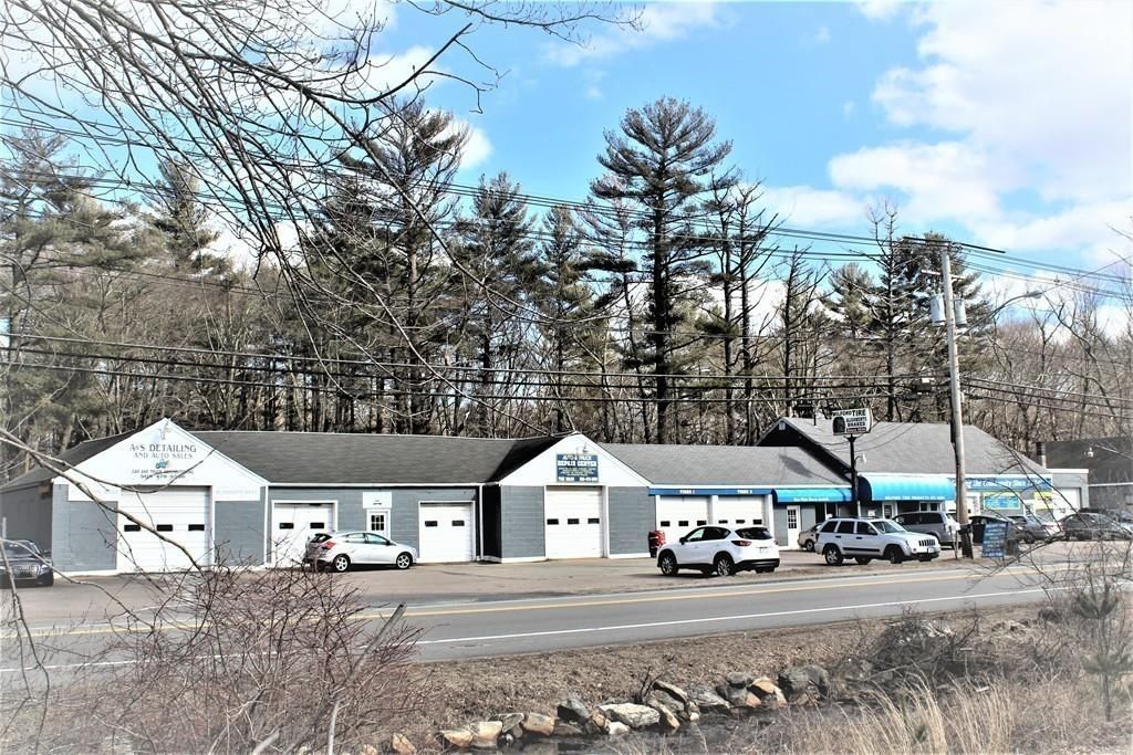242 S Main St, Hopedale, MA 01747